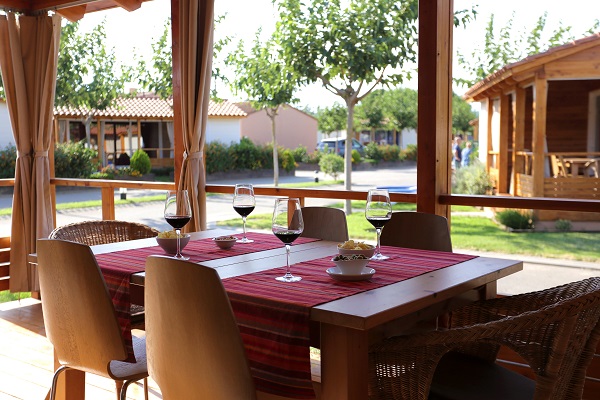 /campings/espana/catalunya-cataluna/girona/costa-brava-centro/Eurocamping/terraza-alojamiento.jpg