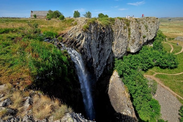 /campings/francia/languedoc-rosellon/lozere/LesLgendesduGvaudanMarjevols/camping-les-legendes-du-gevaudan-marjevols-1545152207-xl.jpg