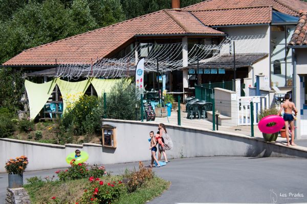 /campings/francia/midi-pirineos/aveyron/LesPrades/camping-prades-restaurant-4-etoiles.jpg