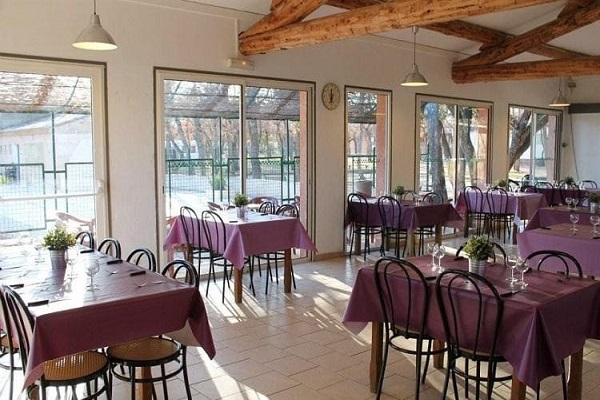 /campings/francia/provenza-alpes-costa-azul/vaucluse/DomainedesChnesBlancs/camping-domaine-des-chenes-blancs-1483294031-xl.jpg